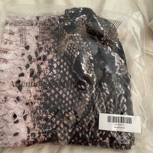 NWT TEREZ Women’s Wild Python Hi-Shine Capris Size XL